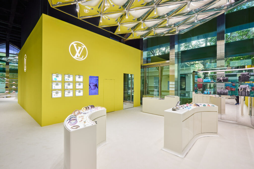 LOUIS VUITTON VENDING MACHINE